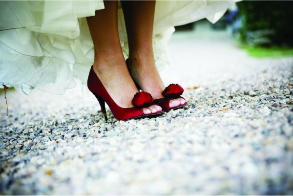 Červené svadobné topánky