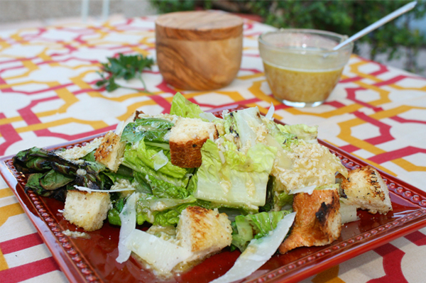 Salada Caesar Grelhada com Molho