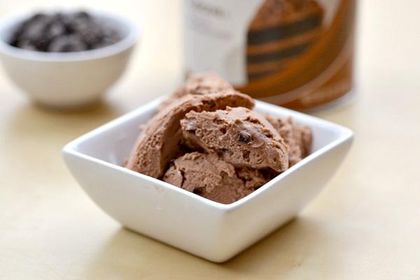 Чоколадни сладолед са ниским садржајем масти