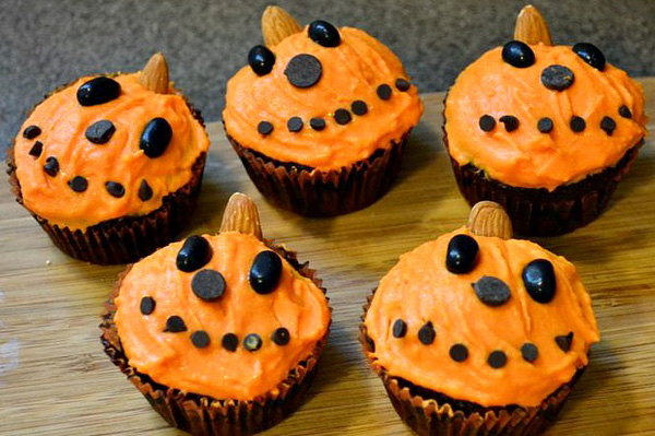 Cupcakes de Halloween, diseño de calabaza feliz