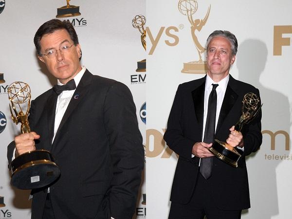 Stephen Colbert und Jon Stewart mit ihren Emmys