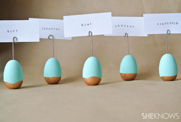 DYI Easter egg posiadacze kart na miejsce: złóż to wszystko razem