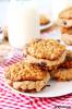 Cookie-Teig-Füllung bringt Haferflocken-Keks-Sandwiches auf ein ganz neues Niveau – SheKnows