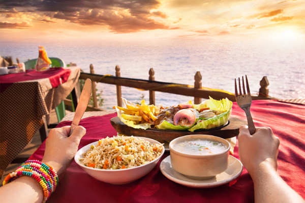 Comida vegana en la playa