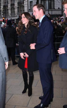 Kate Middleton y el príncipe William se preparan para su boda real de primavera