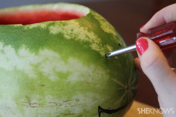 Hogyan készítsünk görögdinnye elefánt tálalótálat | SheKnows.com