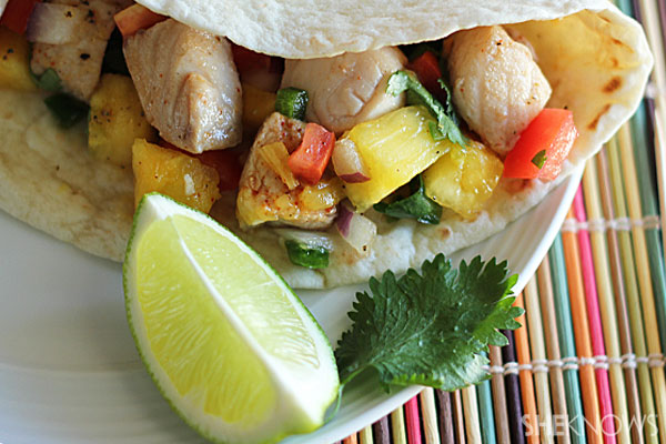 Fisch-Tacos mit Bio-Ananas-Mango-Salsa