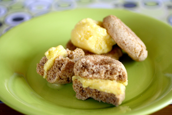 सप्ताह का लस मुक्त गुडी: ताजा आम, नारियल और नींबू आइसक्रीम