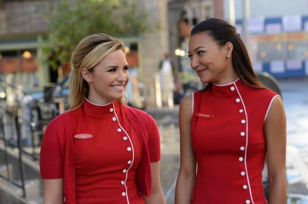 Demija Lovato un Naja Rivera filmā Glee