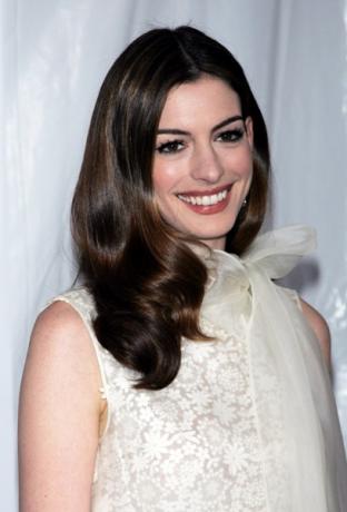 ANNE HATHAWAY