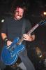 Dave Grohl kämpft beim Konzert gegen Foo und Fans – SheKnows