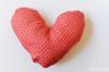 Salds un vienkāršs DIY sirds spilvens jūsu Valentīnam - SheKnows