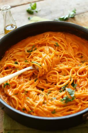 Vegan geroosterde rode paprika pasta recept