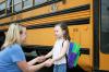 A gyerekek buszbiztonságának tanítása - SheKnows