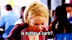 . gif von Regina George, die fragt, ob Butter ein Kohlenhydrat ist