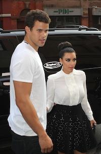 Kim Kardashian eron partaalla Kris Humphriesin kanssa