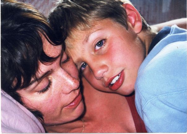 Dana Perry y su hijo Evan en Boy Interrupted