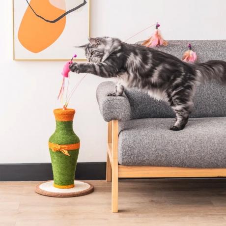 עמוד גירוד אגרטל לחיות מחמד טאקר מרפי עם צעצועי חתולים