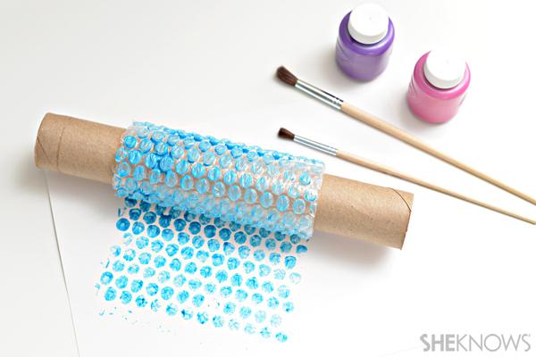 Bubble wrap paint roller