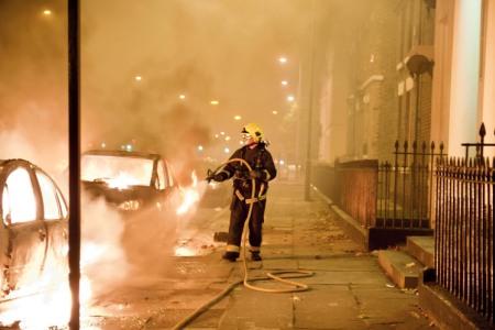 מהומות בלונדון