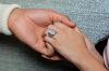 Kejutan perceraian Kim Kardashian: Apa yang terjadi pada cincin itu? - Dia tahu