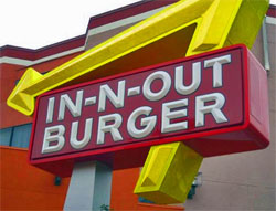 In-N-Out Burger zīme