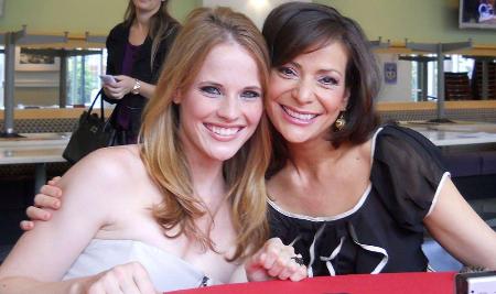 Switched at Birth-sterren Katie Leclerc en Constance Marie