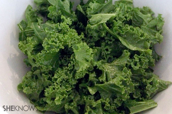 Lehtikaali valmis salaattivuokaan | Sheknows.ca - vaihe 5