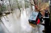 Безбедна вожња током олујних удара и поплава - СхеКновс