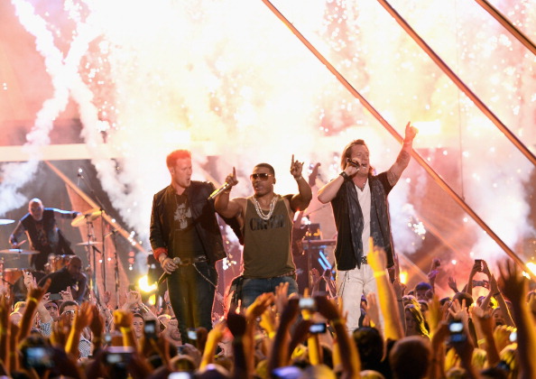 Florida Georgia Line tritt mit Nelly bei den CMT Music Awards 2013 auf