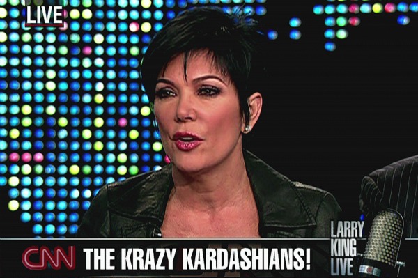 Holder tritt med Kardashians 'Matriarch Kris Jenner