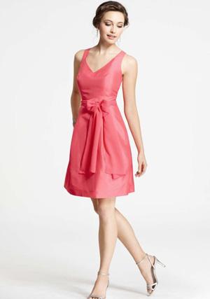 Ann Taylor Seiden-Dupioni-Kleid mit V-Ausschnitt