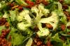 Ensalada de invierno con brócoli, nueces y frutas - SheKnows