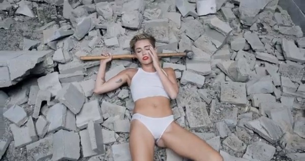 Miley Cryus boulet de démolition