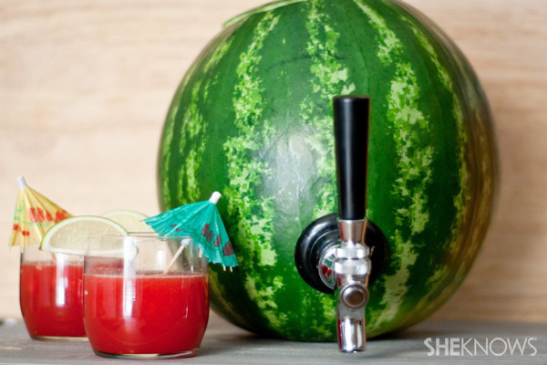 Lust auf mehr Wassermelonenspaß? Machen Sie dieses Wassermelonenfass.