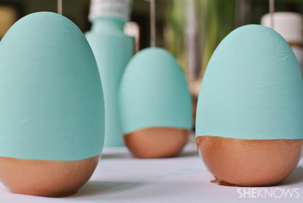 DYI Uchwyty na karty z miejscem na jajka wielkanocne: Pomaluj jajka