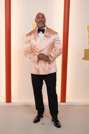 Dwayne Johnson a vörös szőnyegen a 95. Oscar-gálára, amelyet az Academy of Motion Picture Arts and Sciences (AMPAS) adott át a hollywoodi Dolby Színházban. 2023. március 12 