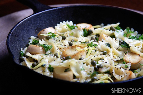  Veganske 'kamskjell' over pasta med kremet hvitvinssaus 