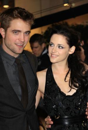 Robert Pattinson ขอคำแนะนำเกี่ยวกับอาชีพของ Kristen Stewart