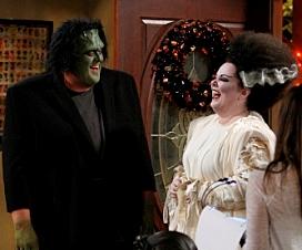 Mike i Molly robią Frankensteina na Halloween