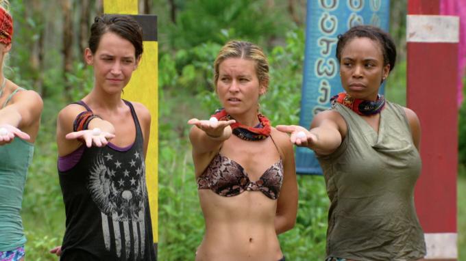Ciera Eastin, Abi-Maria Gomes és Tasha Fox menedékről dönt a Survivor: Second Chance című filmben