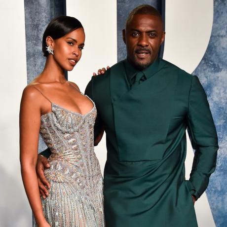 Sabrina Dhowre Elba i Idris Elba przybywają na przyjęcie Oscarowe Vanity Fair 2023, które odbyło się w Wallis Annenberg Center for the Performing Arts 12 marca 2023 r. W Beverly Hills w Kalifornii. (Zdjęcie: Alberto RodriguezVariety za pośrednictwem Getty Images)