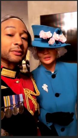 John Legend e Chrissy Teigen se vestem como monarcas britânicos para o Halloween