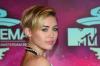 Mihin Miley Cyrus kulmakarvat katosivat? - Hän tietää