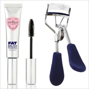 Få utseendet: Eyeko Fat Brush Mascara (eyeko.com, $ 19 och $ 16) och Lash Curler 