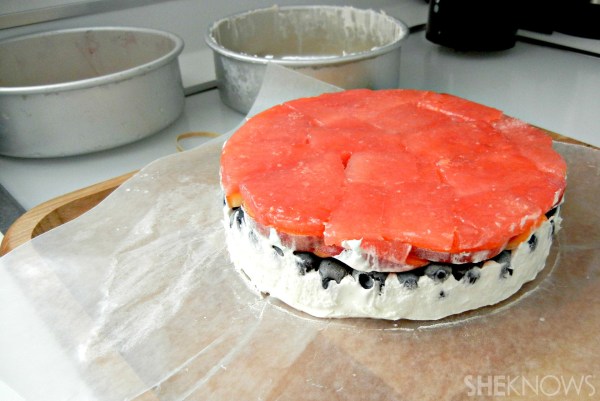 Torta a strati di frutta fresca