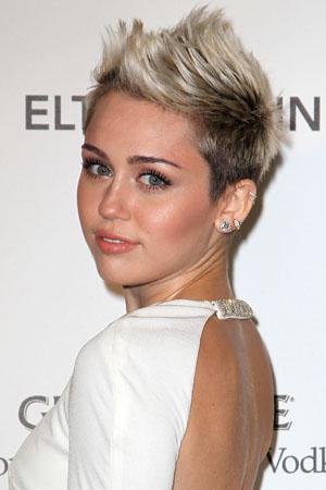 Miley Cyrusnak nincs ideje Liam Hemsworthre