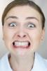 Βρουξισμός: Πώς να σταματήσετε να τρίβετε τα δόντια σας τη νύχτα - SheKnows