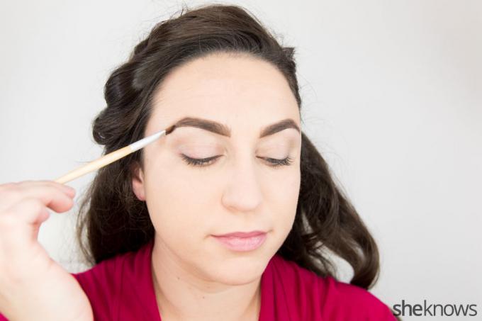 Classic Wonder Woman makeup tutorial: Steg 1
