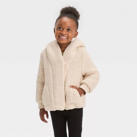 Najlepsze płaszcze zimowe dla małych dziewczynek 2023: Zara, Gap, Carter's Under 50 $